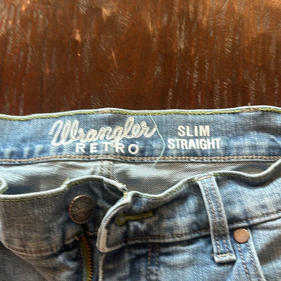 Wrangler Retro Slim Straight. 32/30. Like New. - Picture 2 of 3